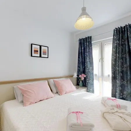 Apartmán Mirta Deluxe Superior 5 Star Apartment, Your Piece Of Heaven By The Sea & Park, With Sea & Park View