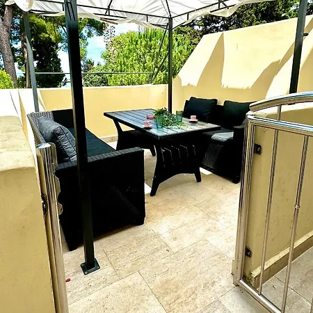 Mirta Deluxe: Seaside Serenity Apartment Novigrad (Istria)